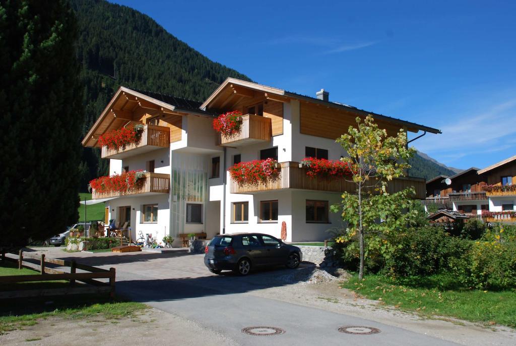 Haus Kargruber Apartamento Santa Maddalena in Casies Exterior foto